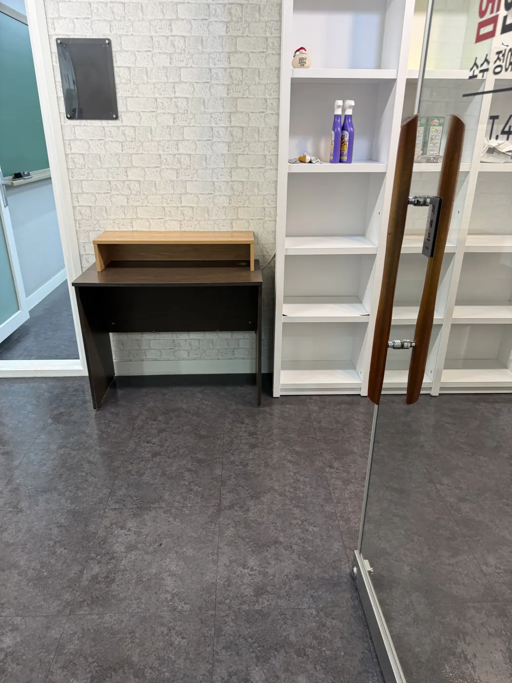 책상·집기 관리 — 삼례읍 학원청소 현장