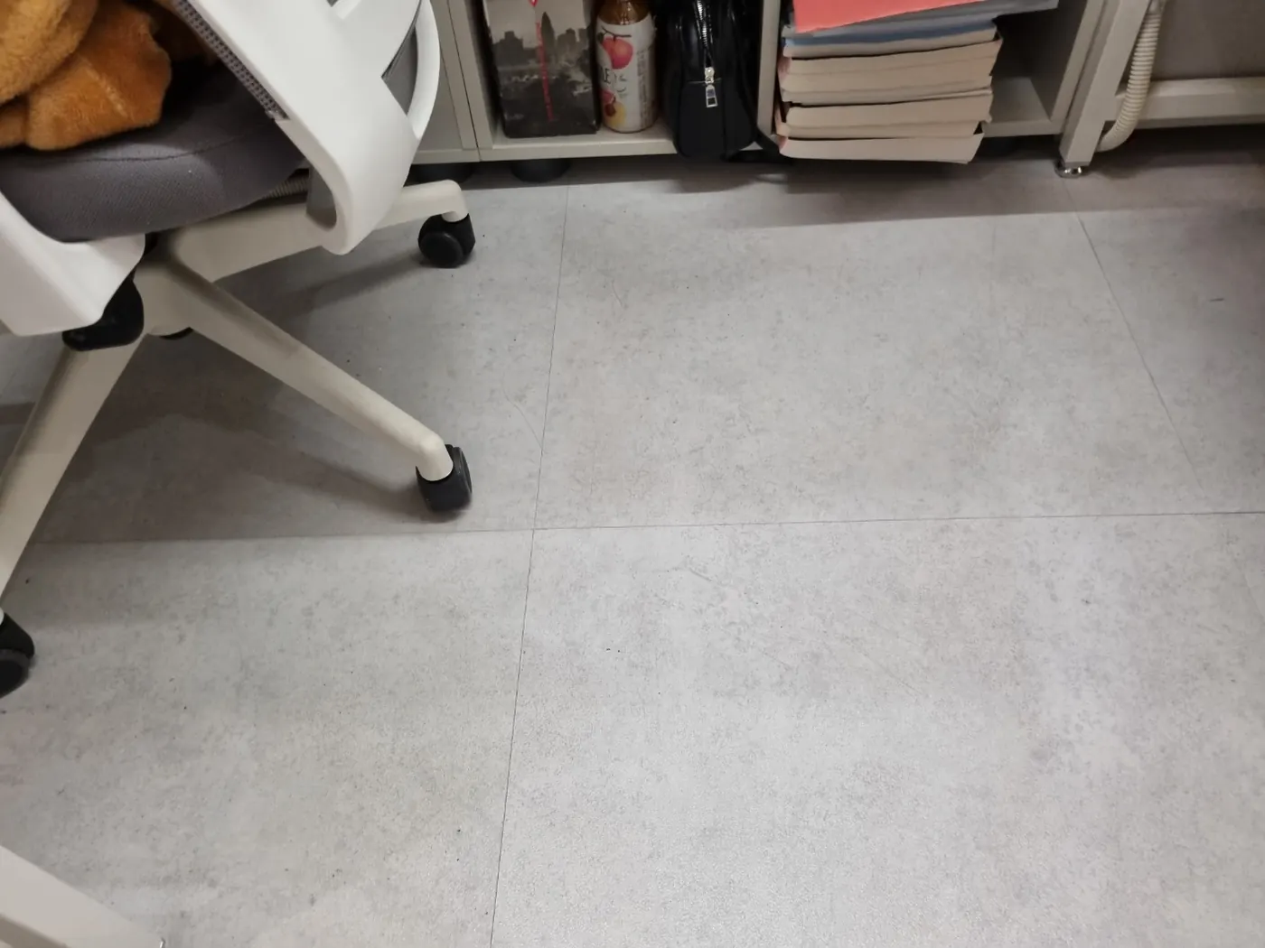 바닥 마감 상태 — 위도면 학원청소 현장