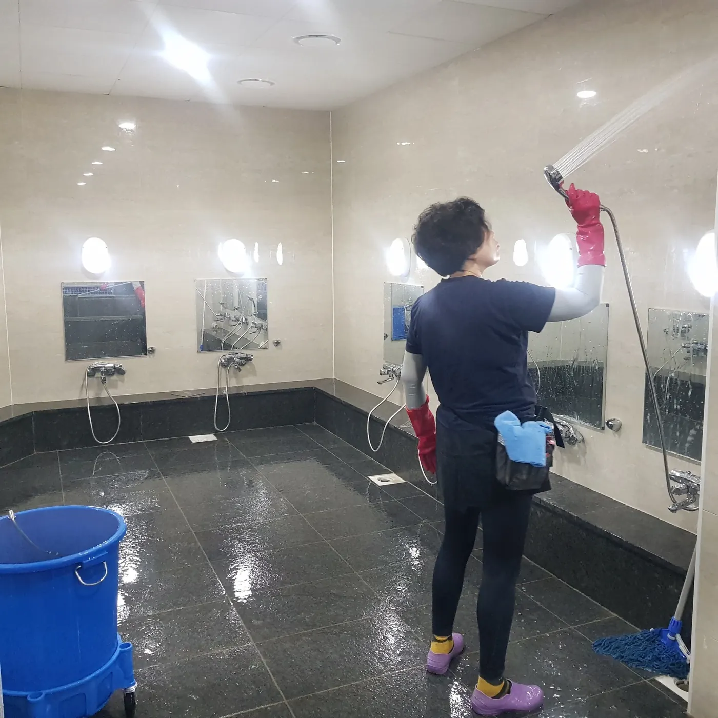 고압 세척 — 무주군 목욕탕청소 현장