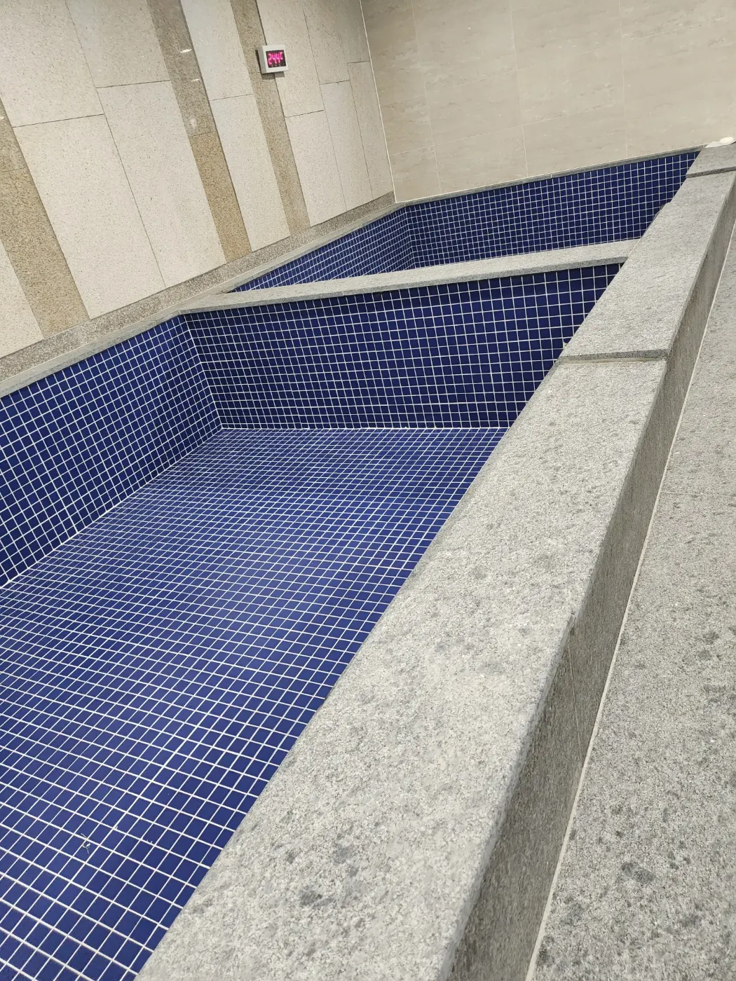 정읍시 목욕탕청소 시공 현장 — 욕조 관리