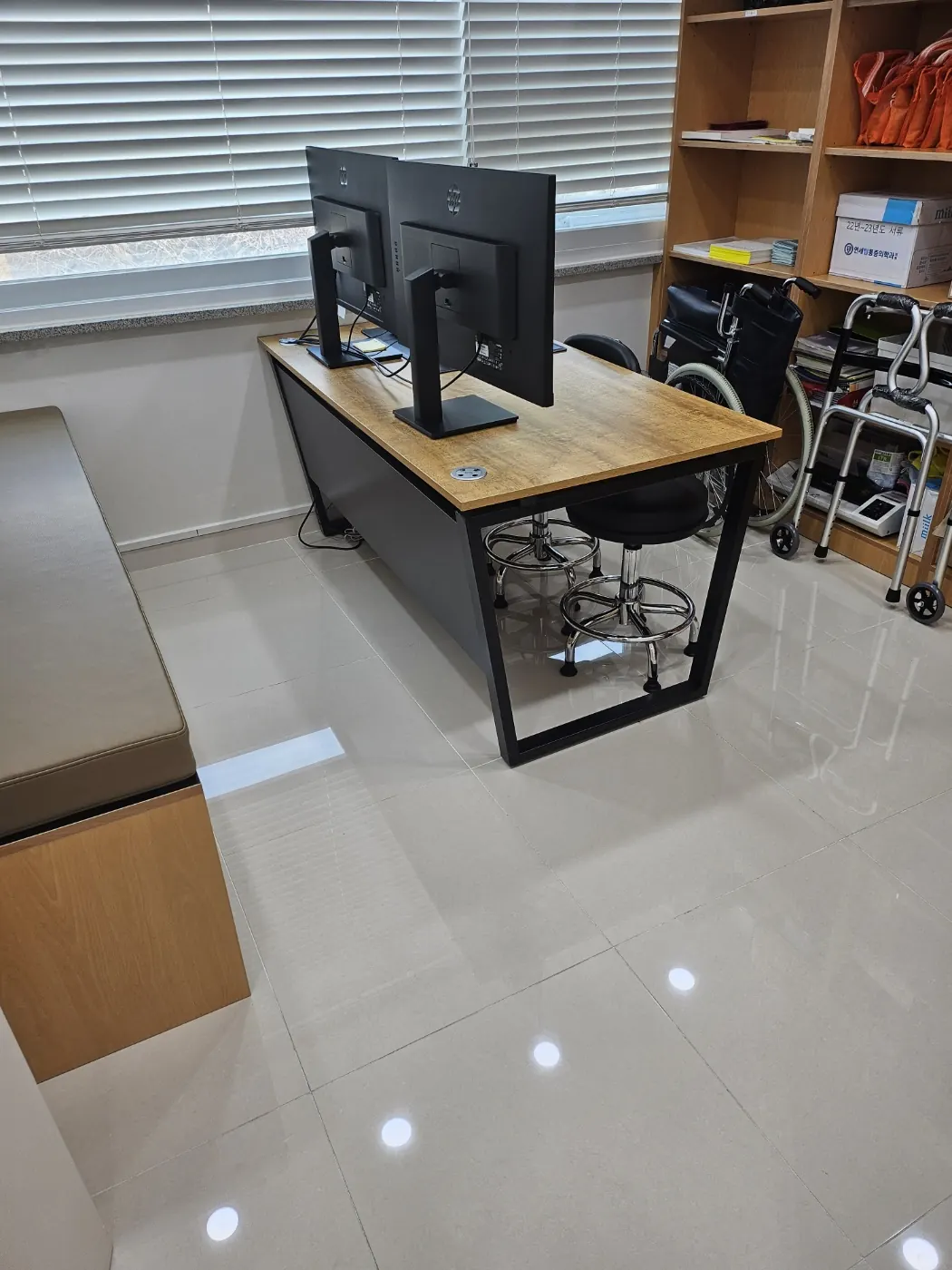 진료·처치 공간 — 대명동 병원청소 현장