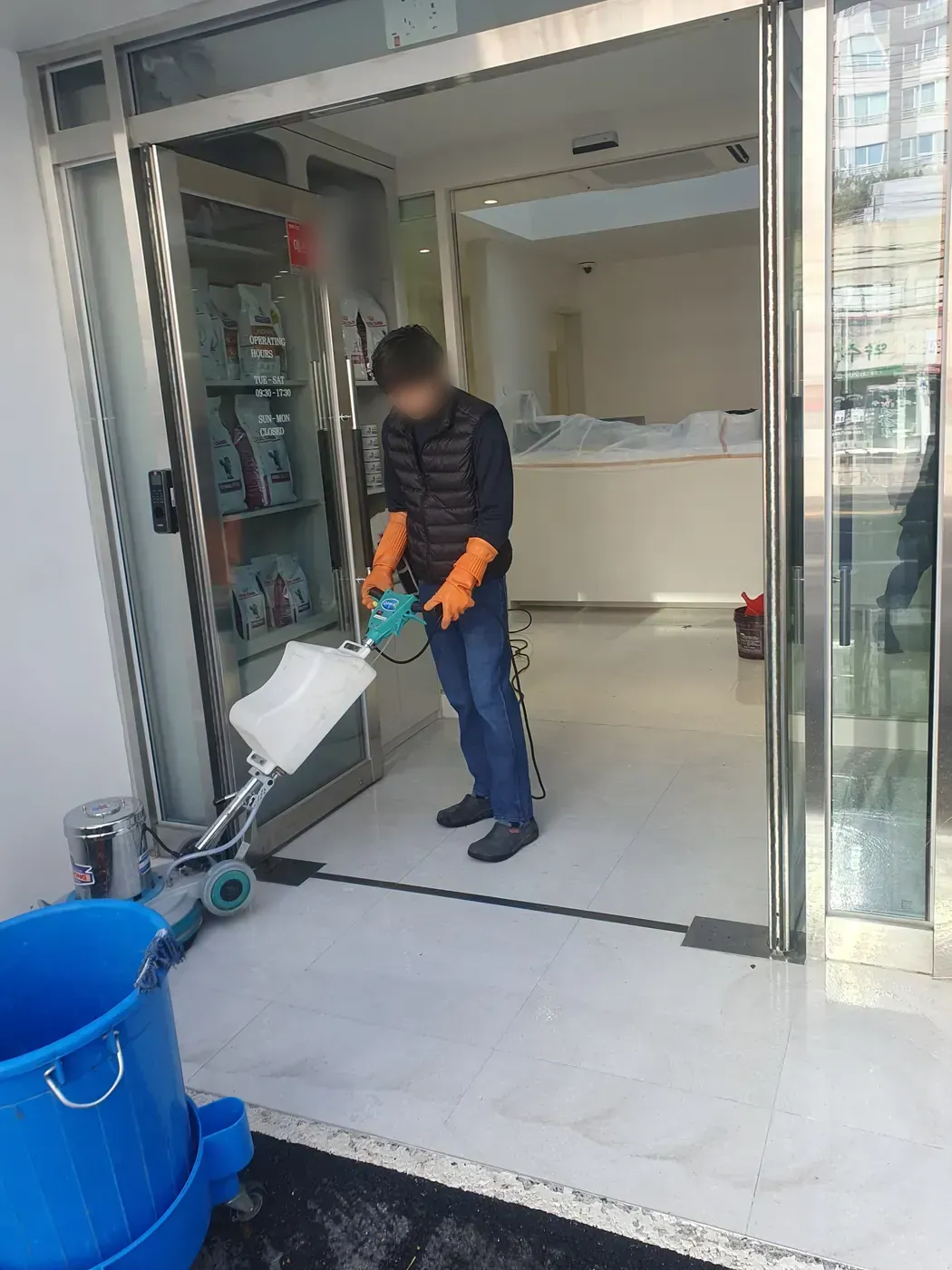 바닥 기계 세정 — 완주군 병원청소 현장