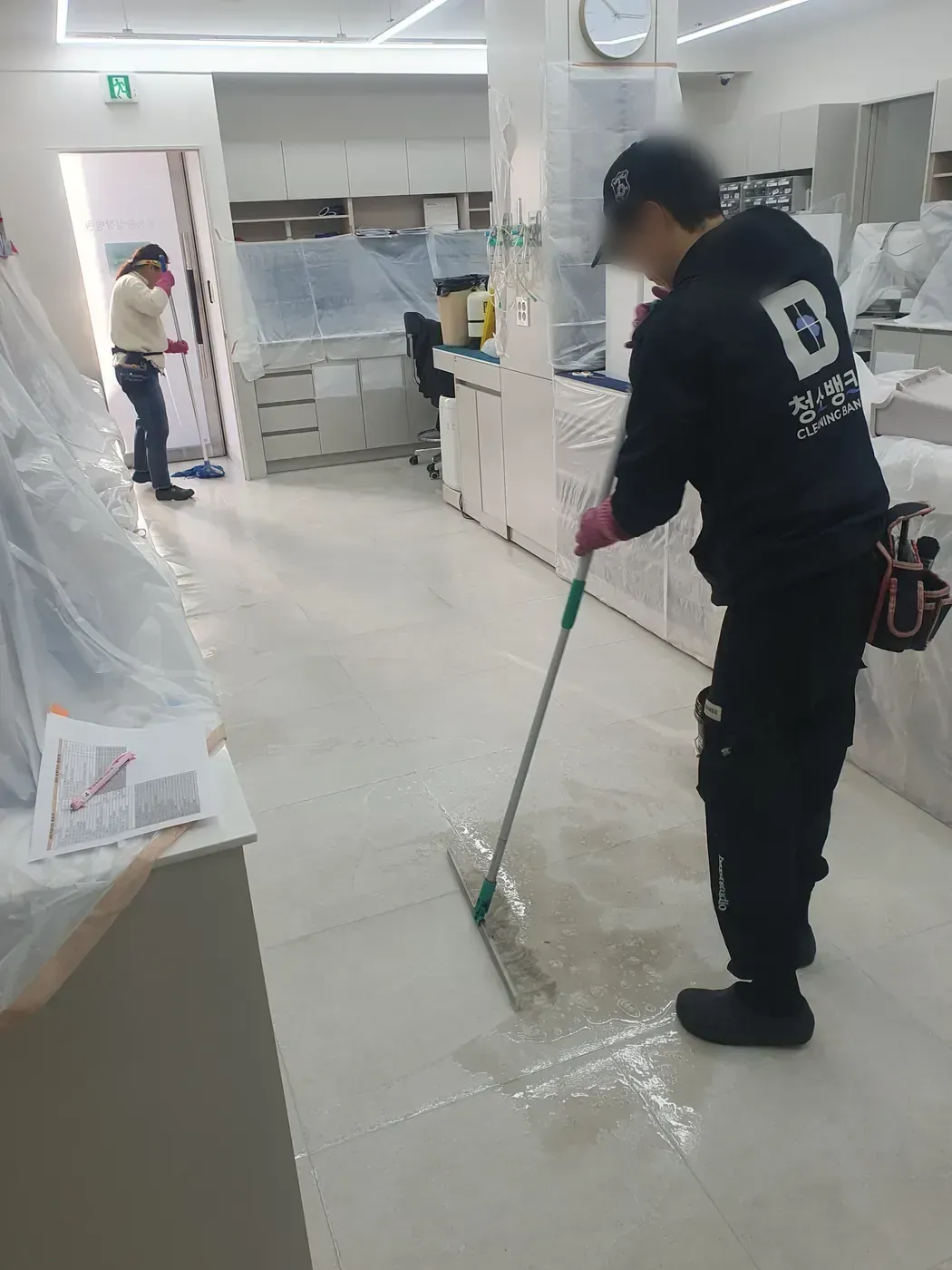 바닥 물걸레 마감 — 노암동 병원청소 현장
