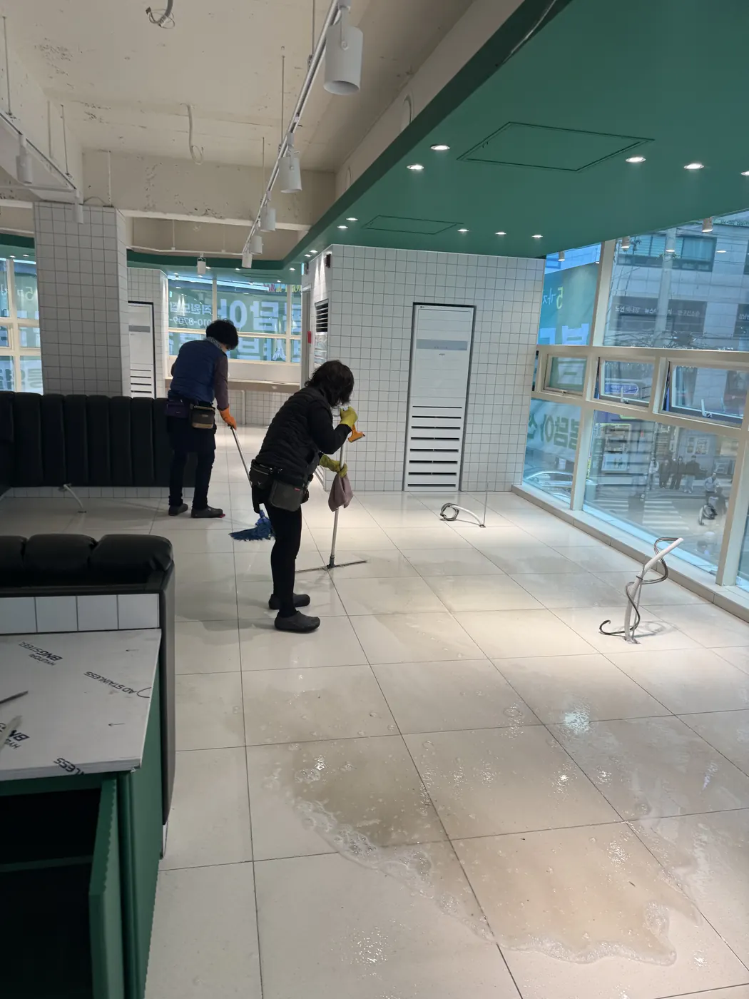 주방 바닥 세정 — 익산시 식당청소 현장