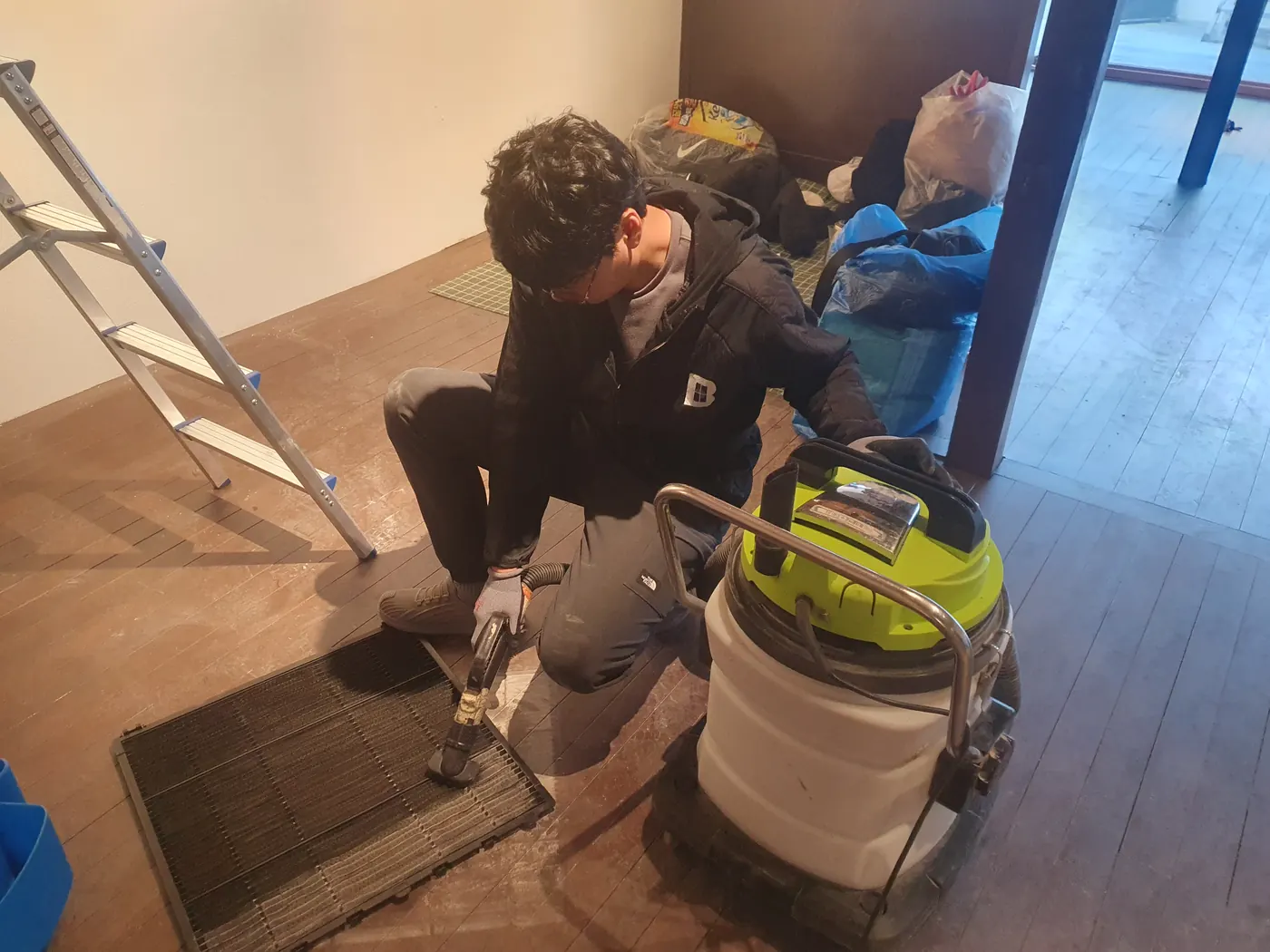 작업 진행 — 임실읍 식당청소 현장