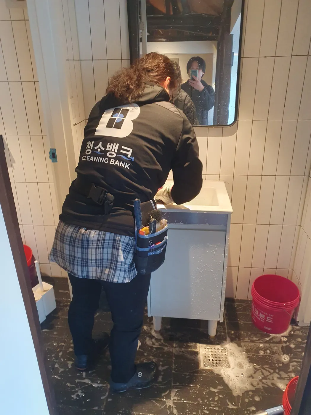 작업 진행 — 익산시 식당청소 현장