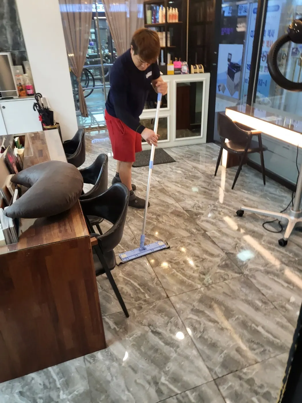 작업 진행 — 김제시 미용실청소 현장