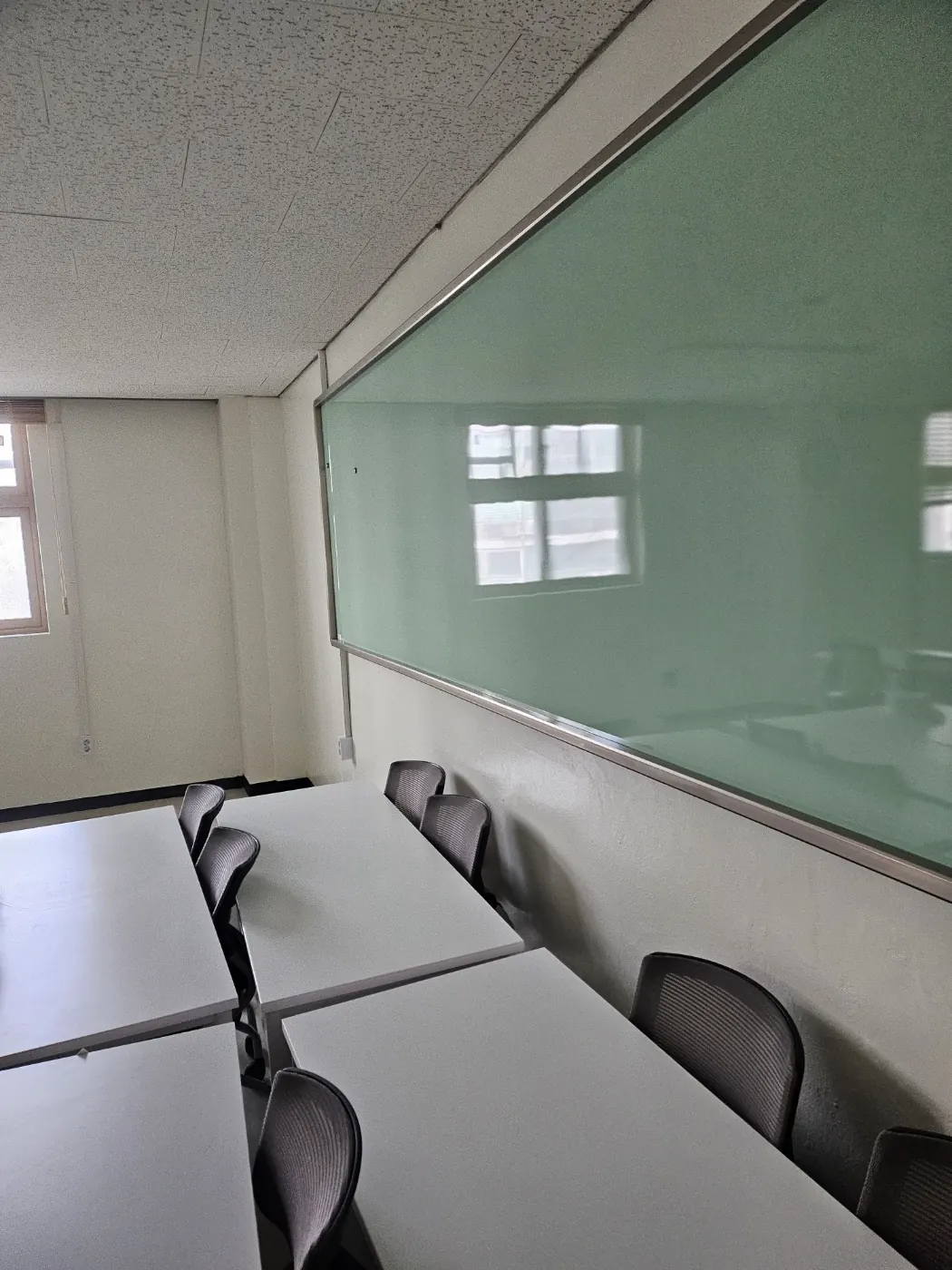 대산면 학교청소 시공 현장 — 교실 마감