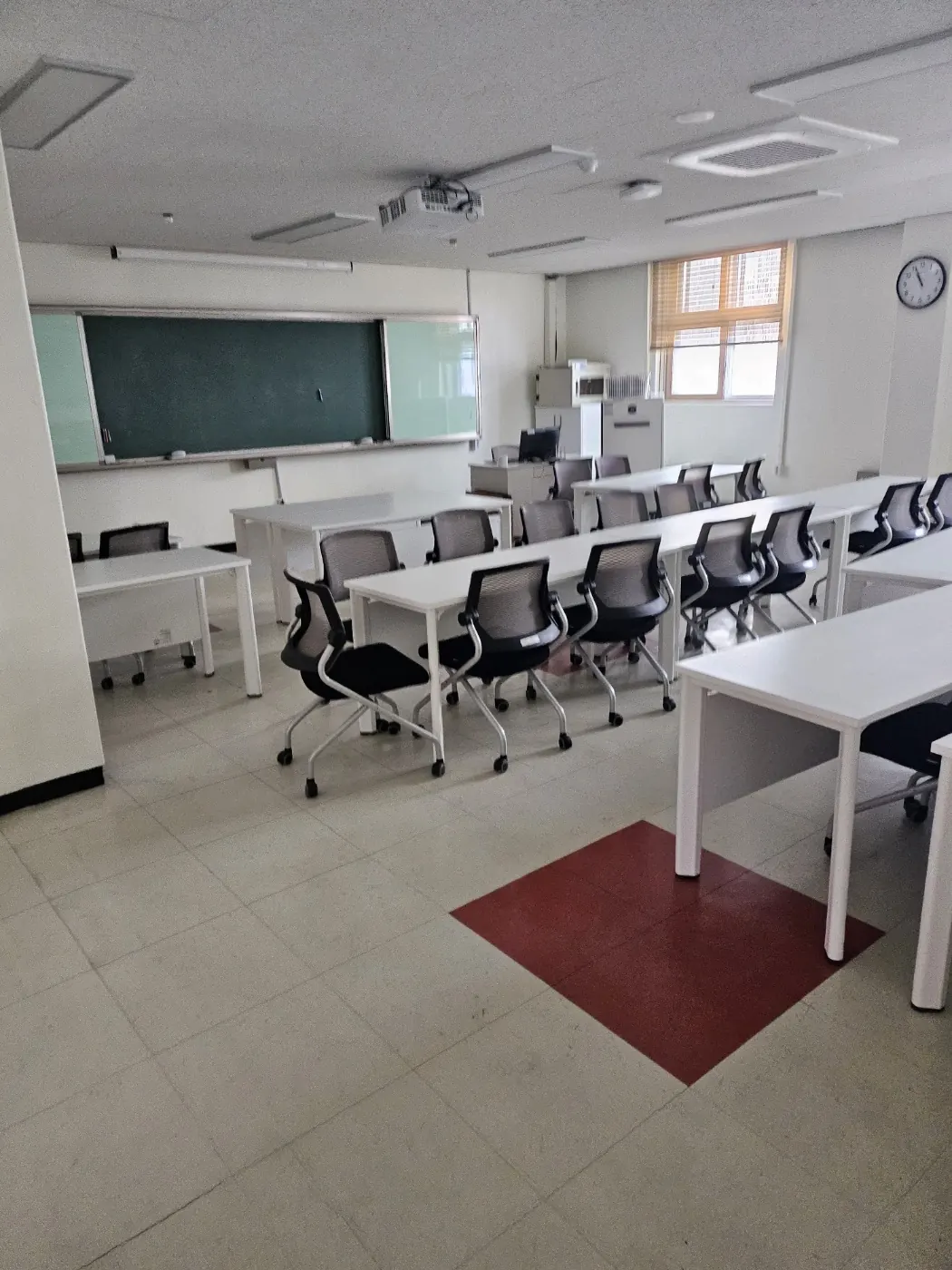신월동 학교청소 시공 현장 — 교실 정리