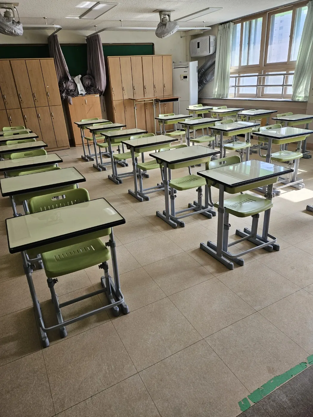 산외면 학교청소 시공 현장 — 교실 마감