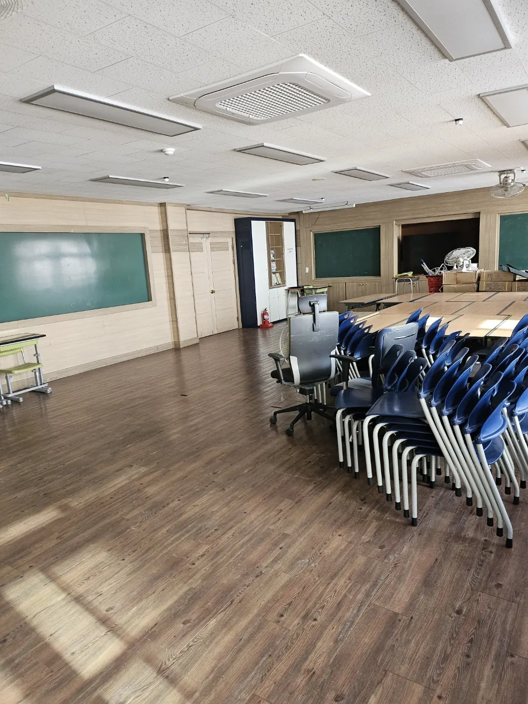 죽항동 학교청소 시공 현장 — 교실 마감