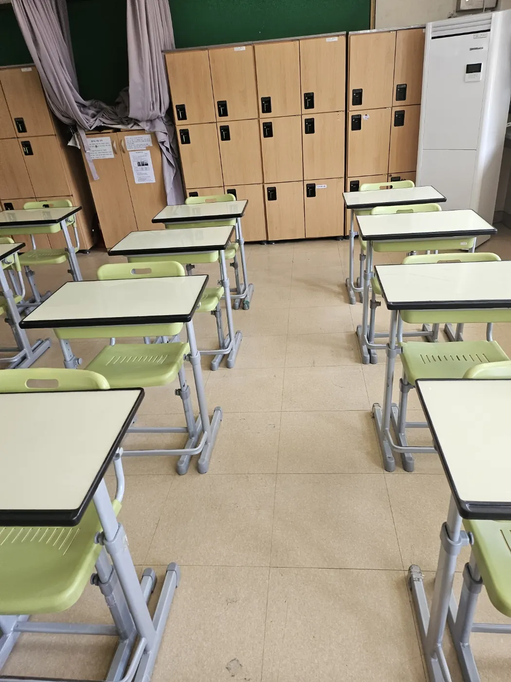 용산동 학교청소 시공 현장 — 교실 정리