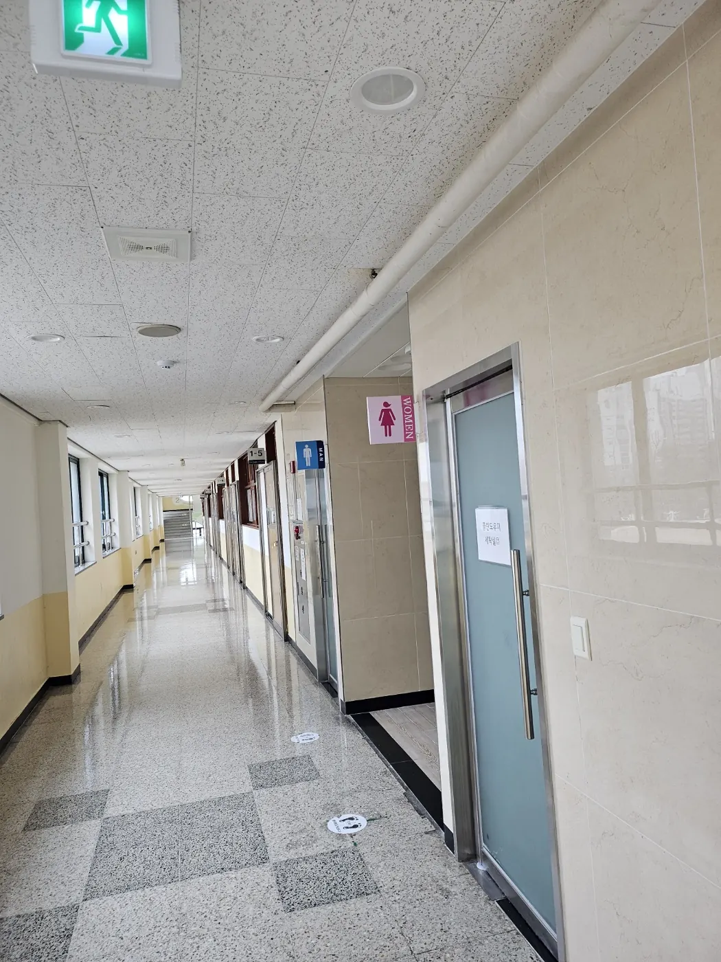 칠보면 학교청소 시공 현장 — 통로 정리