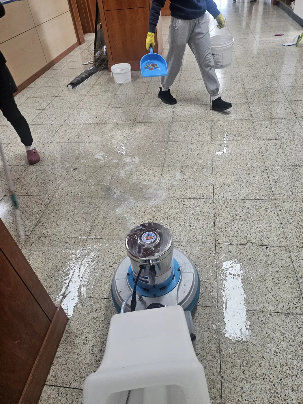 왁스 재코팅 — 이평면 학교청소 현장