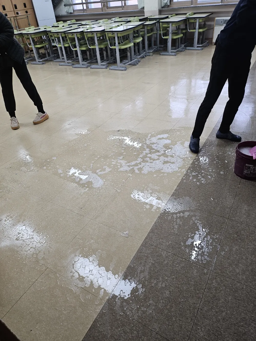 세정 진행 — 고수면 학교청소 현장