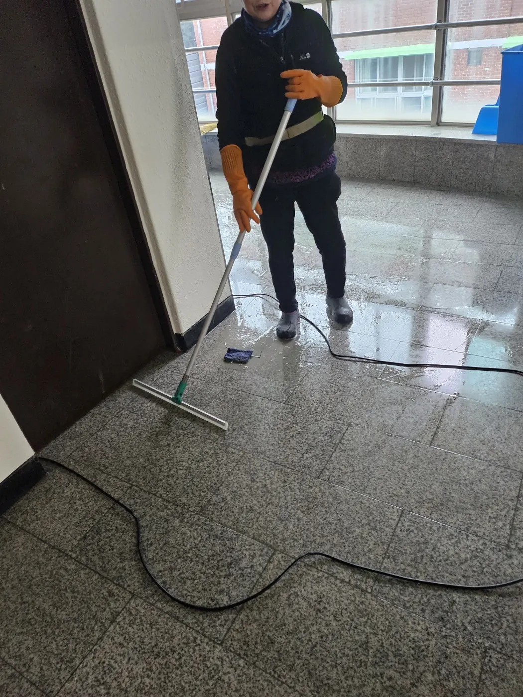 세정 진행 — 고창군 학교청소 현장